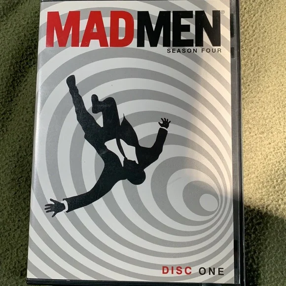 GUC Mad Men season 4 discs 1-3 - Picture 2 of 13